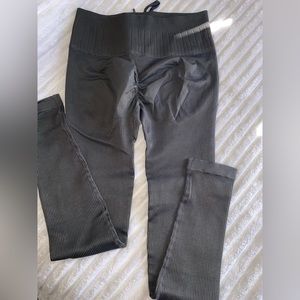 Brand new | high waisted yoga pants | size small